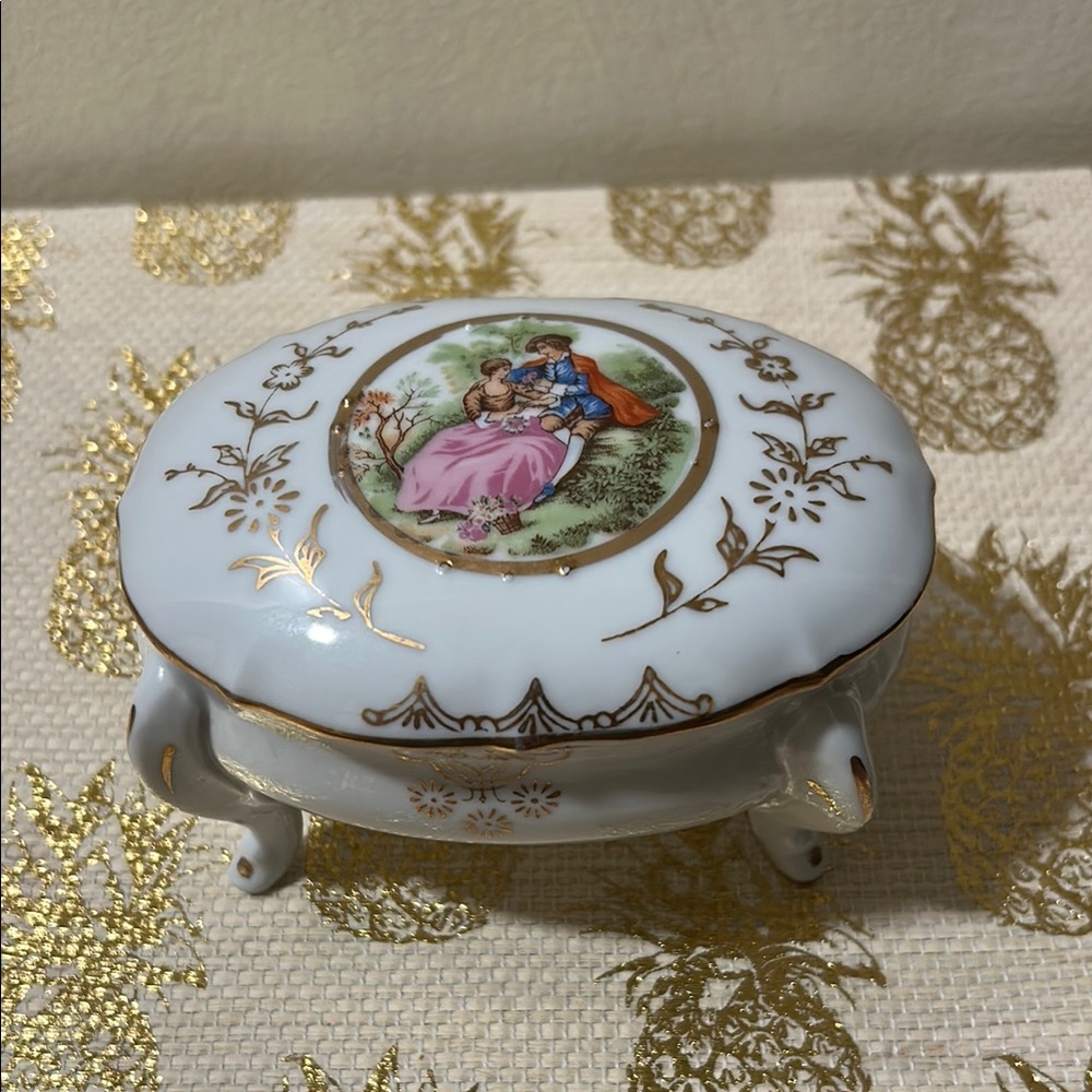 Vintage footed ceramic trinket box